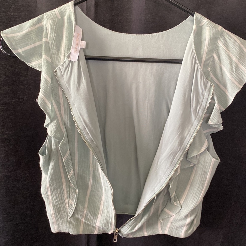 Matching crop top with skirt outfit - Picture 2 of 8